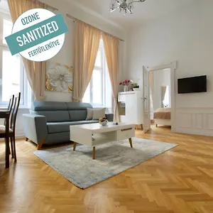 Luxury By Hi5 - Havas Street Apartment Budapest