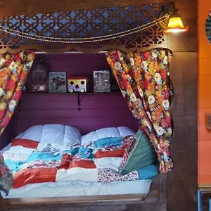  Camping Roulotte Tipergwendiou